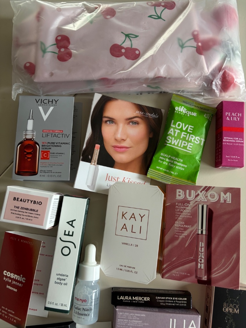 Ulta Beauty NEW make up bag including 19 minis/samples - Picture 3 of 6